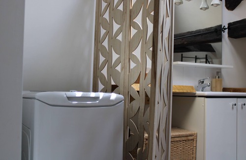 Uzerche Apartment | Charm and history in the heart of a tourist village