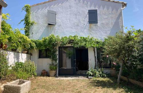 Saint-Clement-des-Baleines House | Charmante maison à l'île de Ré au calme, avec jardin et deux vélos