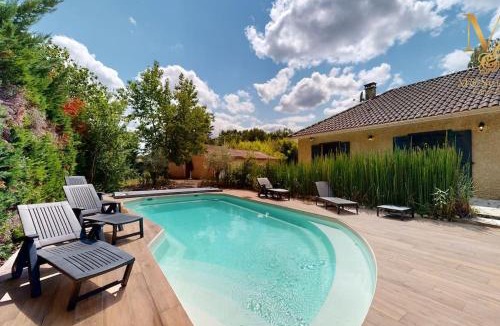 Saint-Laurent-des-Hommes House | Charmante maison avec parc arboré & piscine au sel
