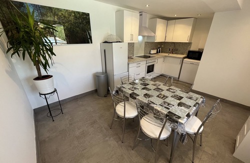 Gujan-Mestras Apartment | Charmant Logement Saisonnier Avec Piscine