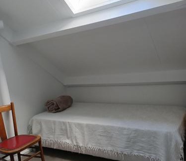 Claouey Apartment | Charmant triplex avec jardin, proche des plages