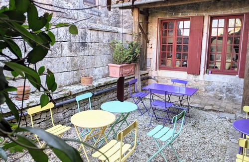 Bioussac House | Charmante Demeure du 17ème Siècle Avec 4 Chambres et 3 Salles de Bain