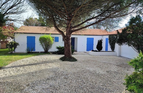Aytre House | CHARMANTE ET AGREABLE MAISON PROCHE OCEAN DANS UN ECRIN DE VERDURE