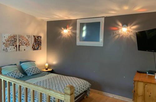 Chalandray House | Charmante maison avec piscine à Chalandray, 25 m²