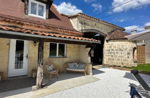 Saint-Seurin-sur-l'Isle House | Charming house with pool on the Bordeaux wines route