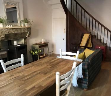 Montemboeuf House | Charming 1-bed cottage Montemboeuf