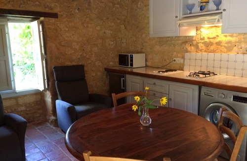 Monsac Cottage | Charming 17th-Century Farmhouse with Modern Comforts, Terrace & Pastoral Views