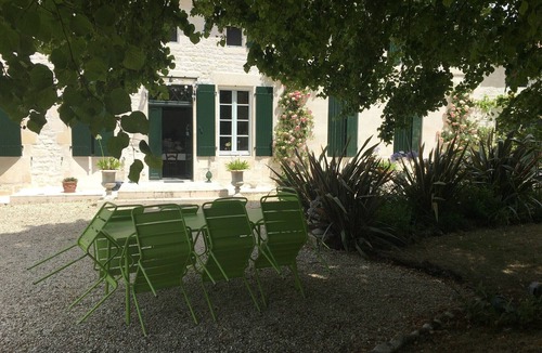 Avy House | Charming 19th century Charentaise farm house