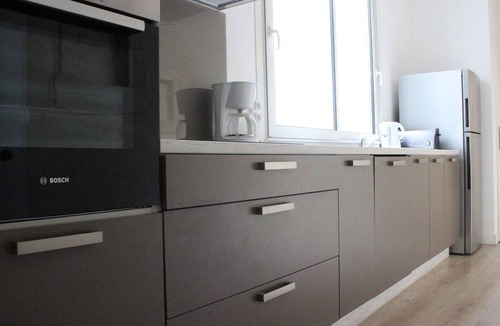 La Rochelle City Centre Apartment | Charming 1BR Apartment with Modern Amenities, Prime Location in Old Port of La Rochelle