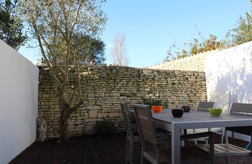 Saint-Martin-de-Re Apartment | Charming 2-Bedroom Apartment with Private Parking & Terrace in Saint-Martin-de-Ré