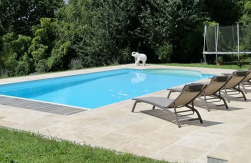 Urt Apartment | Charming 2BR Garden Apt with Pool Access near Basque Coast & Bayonne