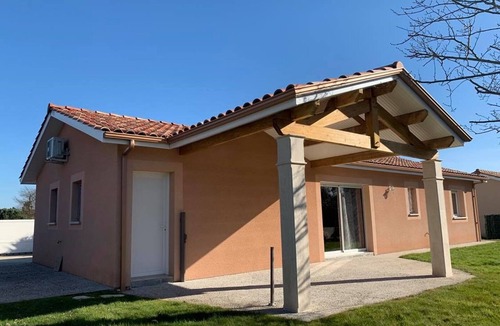 Parentis-en-Born House | Charming 3-Bedroom Home with A/C, Near Beach & Cycling Trails, Sleeps 6