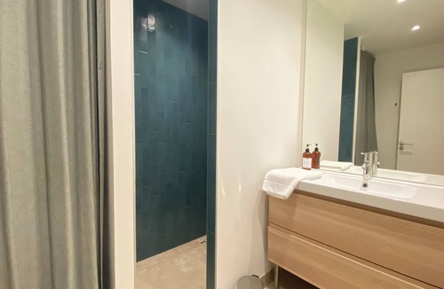 Bassins a Flot Apartment | Charming and radiant flat of 40 m² located in Bordeaux