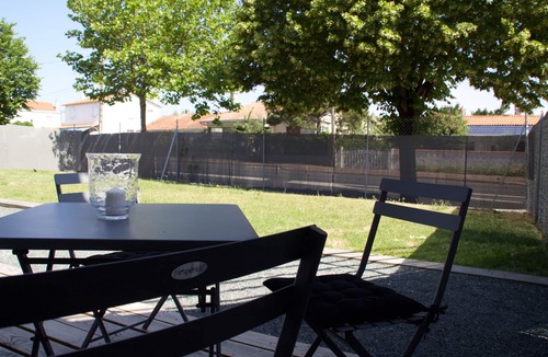 Fouras Apartment | Charming apartment T3 (2 bedrooms) patio and terrace