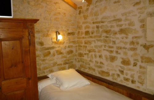Saint-Andre-de-Lidon House | Charming bed and breakfast 5 pers. spa access, wifi, air conditioning, all comforts