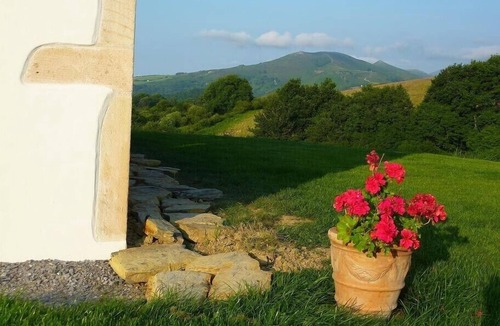 Saint-Pee-sur-Nivelle House | CHARMING BASQUE HOUSE ON 6500 M2