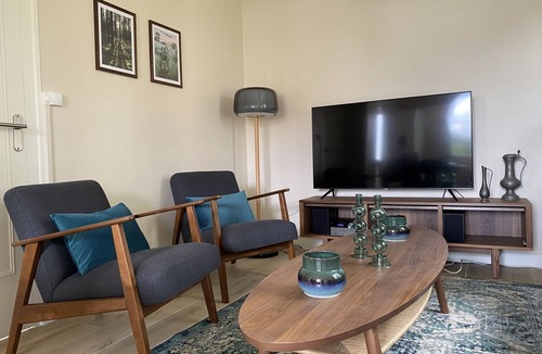 La Roche-Posay Apartment | Charming Central T3 with Garden, Near Thermal Baths, WiFi, Parking, BBQ