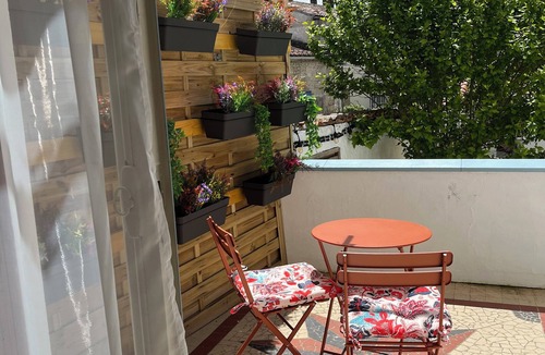 Beauvais sur Matha House | Charming Countryside House in Beauvais with pool