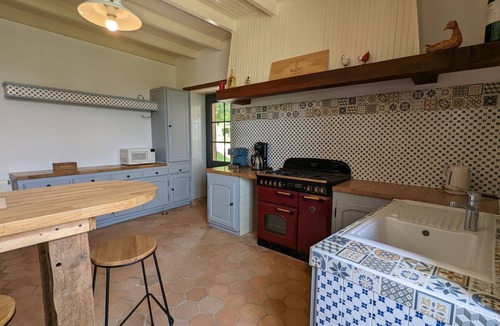 Val-des-Vignes Cottage | Charming Cottage with Heated Pool, Terrace, and Enclosed Garden in Aubeville