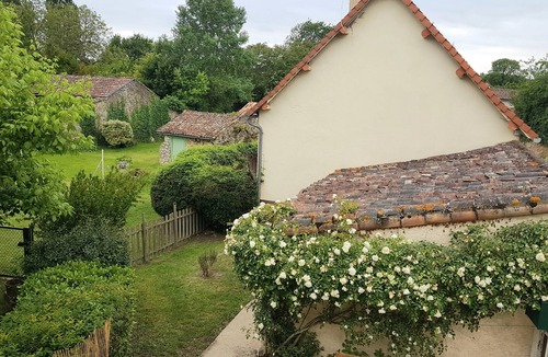 La Puye House | Charming cottage near Futuroscope, medieval city Chauvigny and La Roche Posay