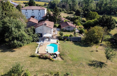 Bioussac Cottage | CHARMING COTTAGE WITH TERRACE OVERLOOKING THE COUNTRYSIDE
