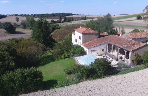 Chadurie Cottage | Charming Cottage with Private Garden, Shared Pool, and Child-Friendly Amenities