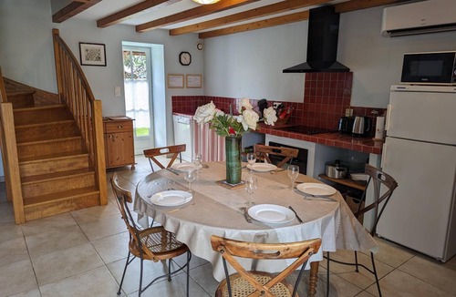 Bunzac Cottage | Charming Cottage with Garden, Patio, and Modern Amenities in Peaceful Bunzac