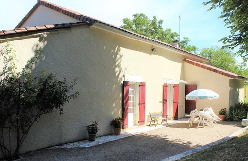 Mensignac Cottage | Charming Country Cottage with Farm Animals, Fireplace, and Garden in Dordogne