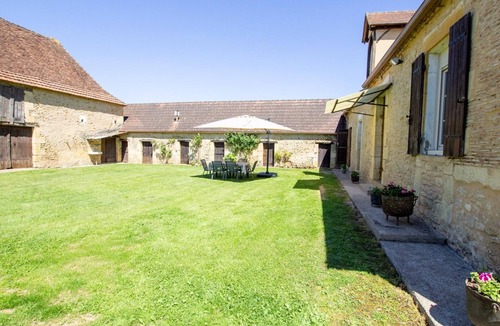 Saint-Chamassy Cottage | Charming Dordogne Farmhouse: 2BR, Garden, BBQ, Near Historic Sites