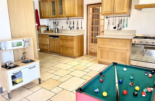 Le Collet House | Charming Estate on 1Ha: 3 Houses, Heated 28 °C Pool, SPA, Ideal for Families