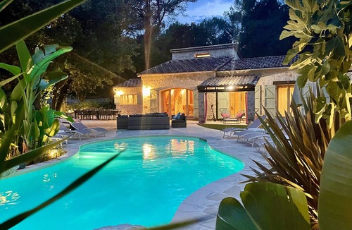 Le Collet House | Charming Estate on 1Ha: 3 Houses, Heated 28 °C Pool, SPA, Ideal for Families
