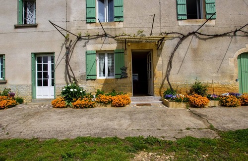Paulin Cottage | Charming Farmhouse with Jacuzzi, Near Sarlat - Sleeps 6