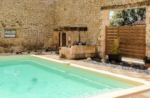Champagne-et-Fontaine House | Charming holiday home in Aquitaine with Swimming Pool