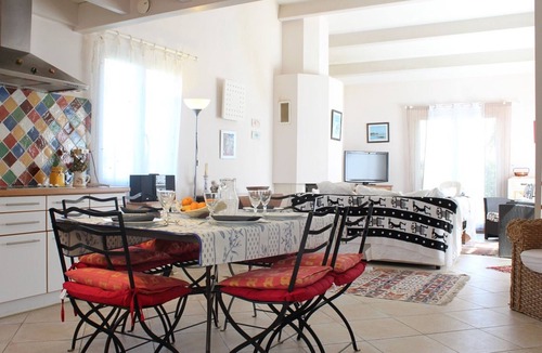 Cheray House | Charming Villa with Garden, Near Beach & Market, Sleeps 6 - Saint-Georges-d'Oléron