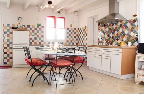 Cheray House | Charming Villa with Garden, Near Beach & Market, Sleeps 6 - Saint-Georges-d'Oléron