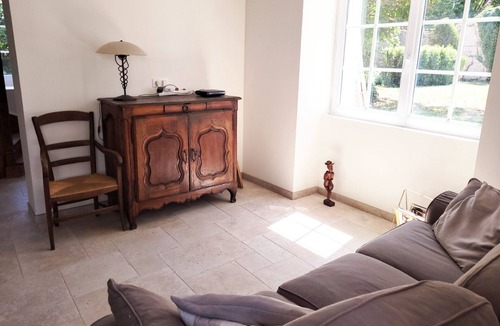 Saint-Julien-de-Lampon House | Charming Guesthouse with Pool & AC in the Heart of the Village near the River