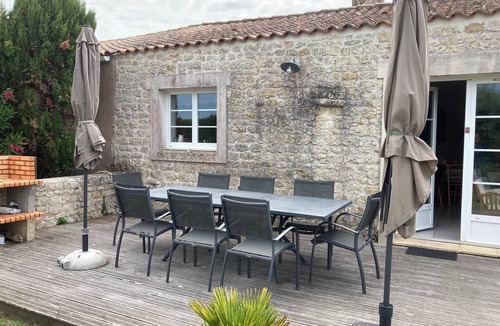 L'Echardiere House | Charming old renovated house, 500 m from the sea, in a typical village