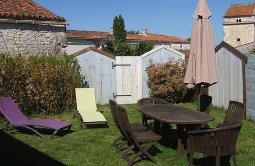 Soubise House | Charming gite, central to Charente Maritime, pets welcome