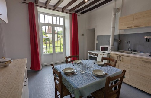 Bellon Cottage | Charming Gîte with Heated Pool, Garden, BBQ, and Baby Equipment Near Aubeterre-sur-Dronne