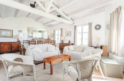 Loix House | Charming Holiday Home in Loix – Sea View, 4 Bedrooms, Terrace, Close to Beach