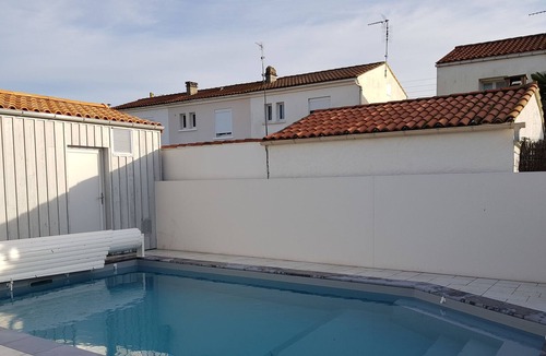 Port District House | Charming house 8p. 5min (400m) from the sea with heated pool