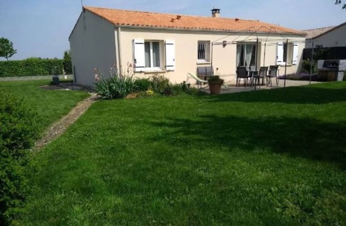 Sainte-Blandine House | Charming house for 8 people near A10