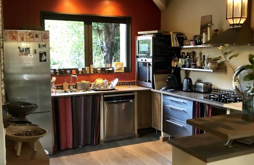 Sud House | Charming house in Aix en Provence. 4 large bedrooms and bathroom. Swimming pool