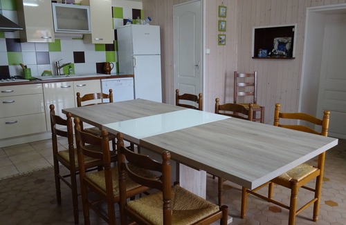 Le Chateau-d'Oleron House | Charming house for 8 to 9 people le chateau d'oléron with WIFI .