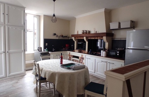 Cognac House | Charming house * in an enclosed wooded garden, 3 bedrooms, 4 double beds.n
