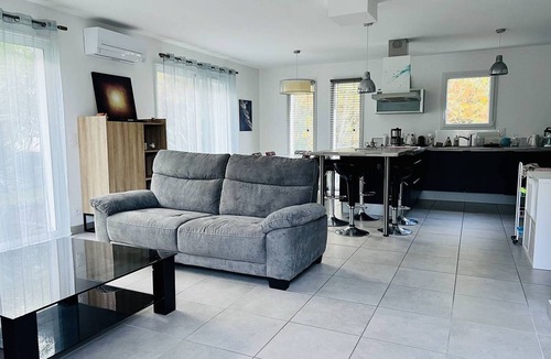 Hasparren House | Charming House in Hasparren Center, 2 Bedrooms, Enclosed Garden, Pet-Friendly, Parking Included