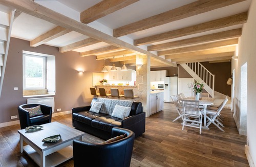Monflanquin House | Charming house with swimming pool and jacuzzi, and its outbuildings