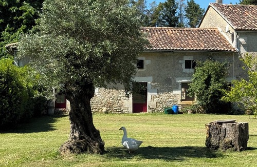 Rancogne House | Charming property, spacious room in the countryside