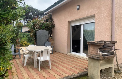 Biscarrosse Plage House | Charming Quiet House for 4 - Close to Ocean Beaches - Terrace & BBQ - Linen & Cleaning Included