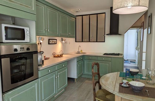 Graves-Saint-Amant Cottage | Charming Riverside Retreat: Cozy Cottage with Terrace, Garden & Wellness Services